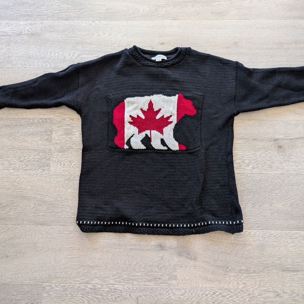 🇨🇦Cotton Country by Parkhurst Sweater With Red Maple Leaf Bear🇨🇦